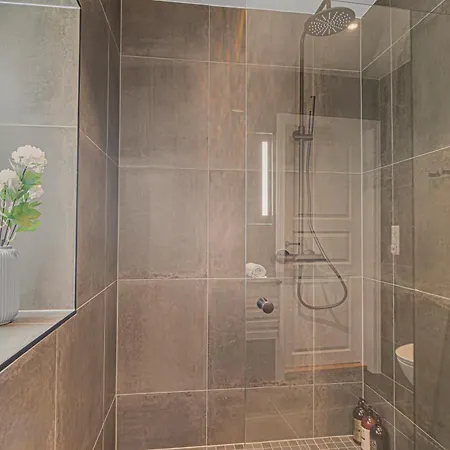 Four-story House! Newly Renovated! *