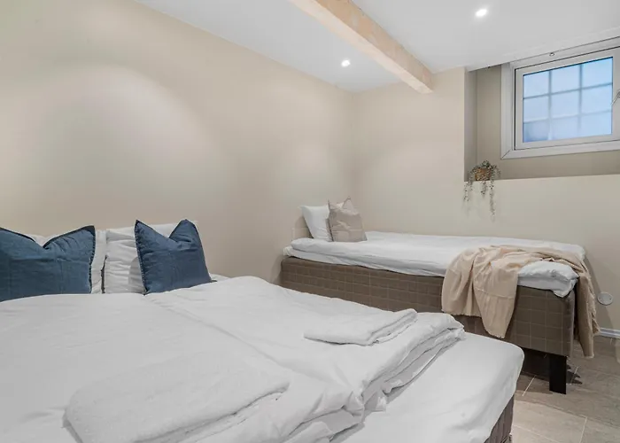 Four-story House! Newly Renovated! Appartement