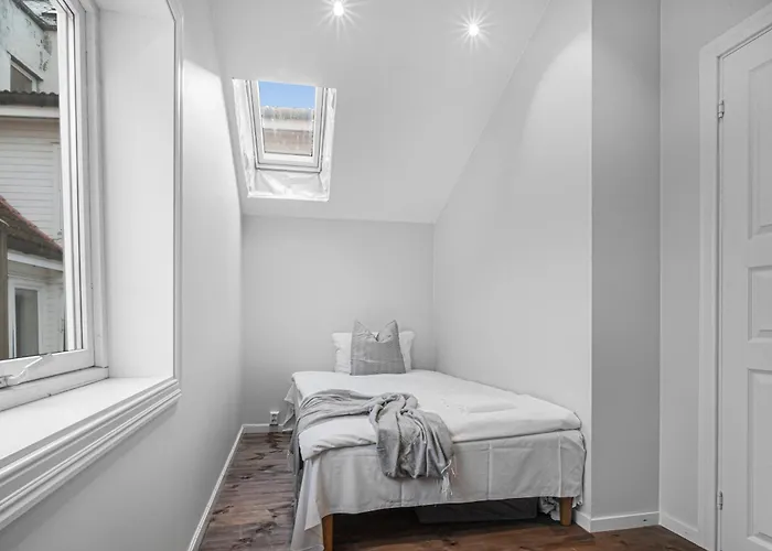 Four-story House! Newly Renovated! Διαμέρισμα Μπέργκεν