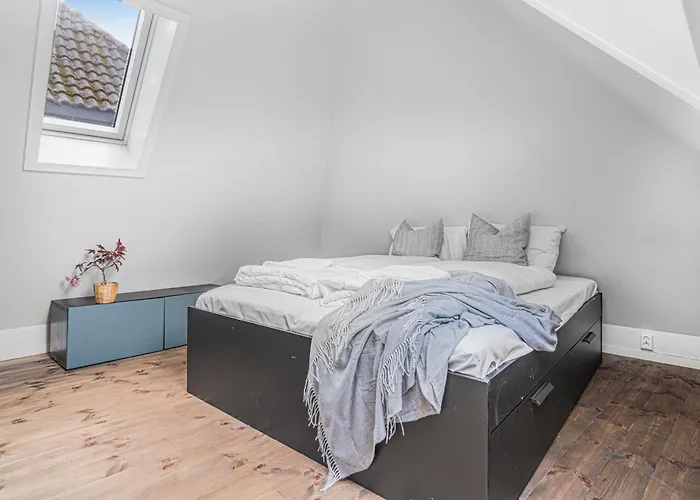 Four-story House! Newly Renovated! Διαμέρισμα