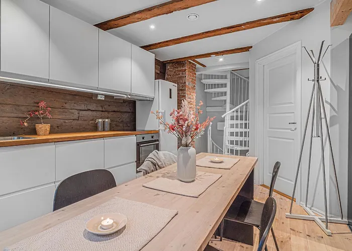 Four-story House! Newly Renovated! Appartement *