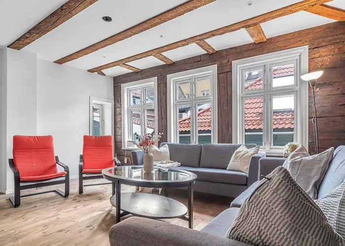 Apartment Four-story House! Newly Renovated! Bergen