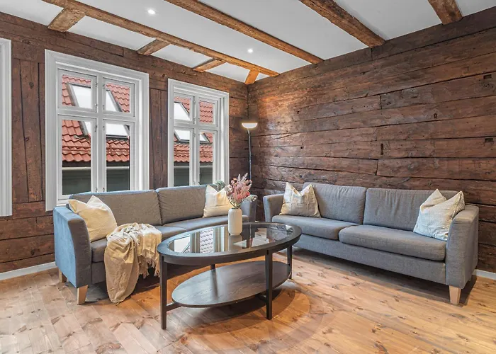 Four-story House! Newly Renovated! Apartment